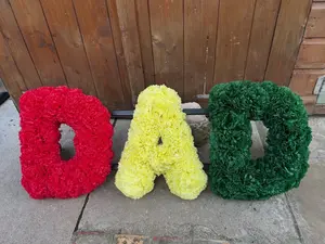 Flowers for Mark Deeble🤍 

I was asked to create a ‘DAD’ tribute in the colours of the Rasta flag, this was all created in artificial flowers 

Thank you to the family for trusting me ♥️

Arrangements for Cliff Bradley & Sons Funeral Directors Ltd Saxilby