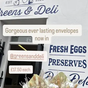 Gorgeous ever lasting envelopes now in @greensanddeli they are £17.50 each! 

Perfect gift for Mother’s Day or for yourself! 🤍

📍 Based in Tuxford
🚚 Delivery to surrounding areas
✉️ Postage available 
📞 07894 424159
✉️ tcfloraldesigns@outlook.com
Or just pop me a message to order 🤍