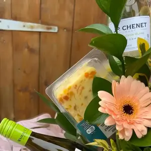 Cheese , wine and flowers All the good things mixed into one gift ! 

📍 Based in Tuxford
🚚 Delivery to surrounding areas
✉️ Postage available on all silk items
📞 07894 424159
✉️ tcfloraldesigns@outlook.com
Or just pop me a message to order 🤍