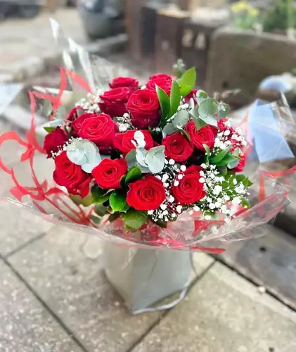 Love Roses bouquet with red roses